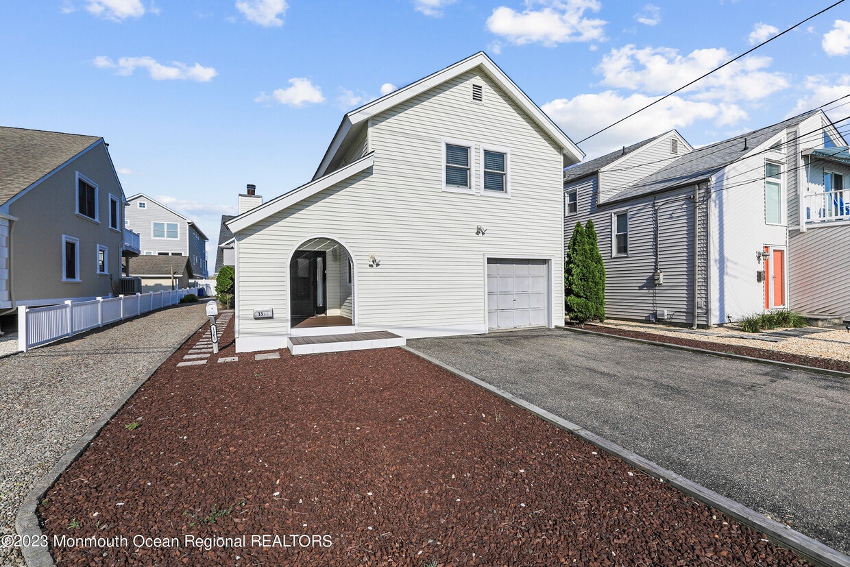 1302 Ocean Ave N, Point Pleasant Beach, NJ 08742 House Rental in