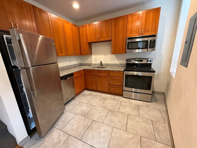 Building Photo - 25 Court St