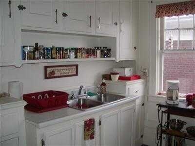 - 335 15th St NW