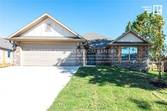 Building Photo - 44 Watson Ln