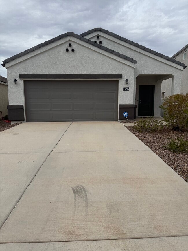 Foto del edificio - 5286 E Gummite Dr