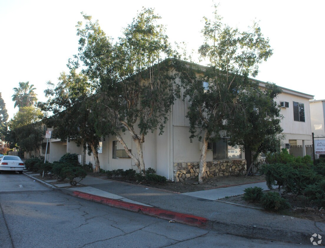 5826 Tujunga Ave, North Hollywood, CA 91601 Apartments in North Hollywood, CA
