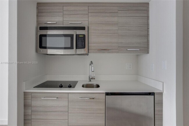 Foto del edificio - 1756 N Bayshore Dr