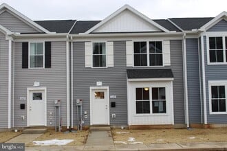 Building Photo - 644 N College St