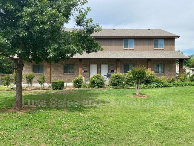 Foto del edificio - 1124 E Campbell St