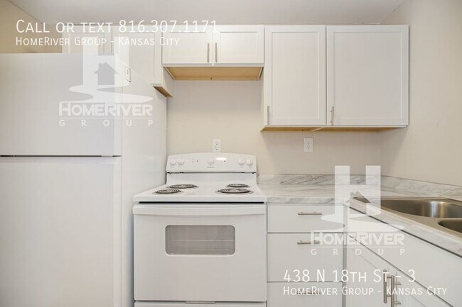 Building Photo - Newly Renovated 1 Bedroom 1 Bathroom with ...