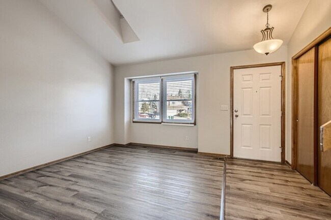 Foto del edificio - 9921 Hoyt Ln, Westminster, CO, 80021