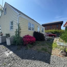 Primary Photo - 1424 St Georges Ave