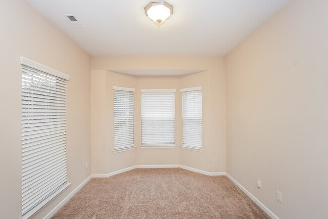 Foto del edificio - 6625 Courtland St