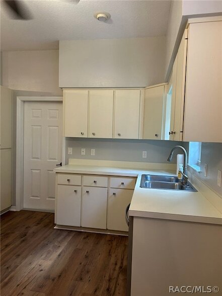 Foto del edificio - 6821 E Queensbury Ln