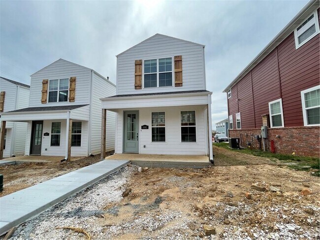 Foto del edificio - 1441 E Huntsville Rd