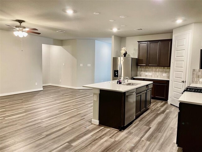 Building Photo - 20018 Sagebrush Hollow Dr