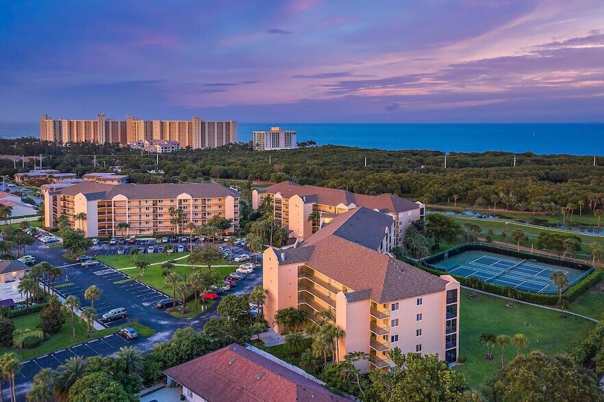 Photo - 275 Palm Avenue Unit 201