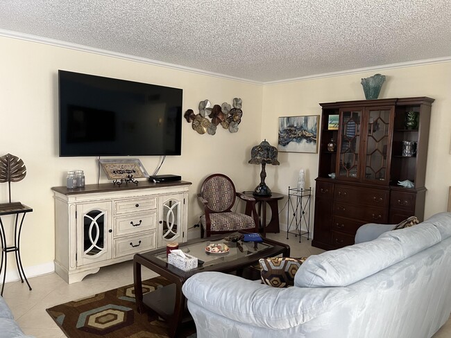 Foto del edificio - 183 Normandy Ln