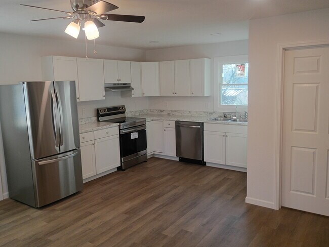 Foto del edificio - 101 Edmonds Dr