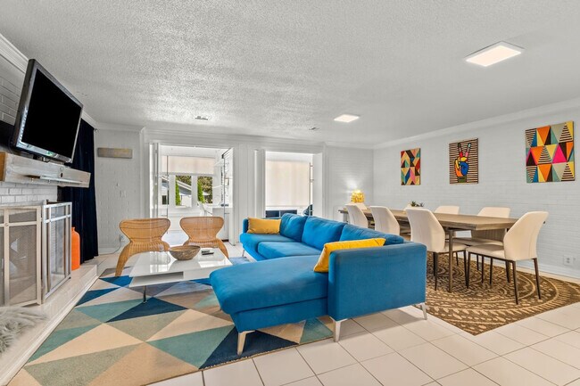 Foto del edificio - 700 Overbrook Dr