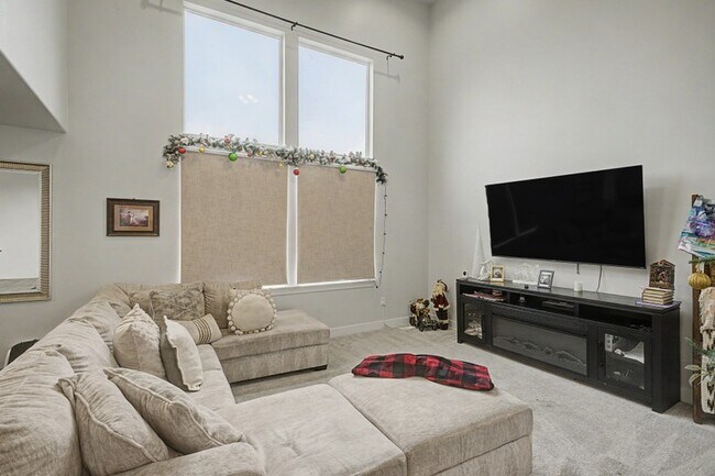 Foto del edificio - 1531 W Stone Gate Dr