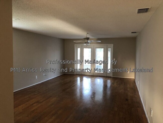 Building Photo - South Lakeland Home