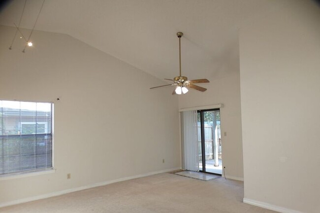 Foto del edificio - 6316 Langley Place Rd