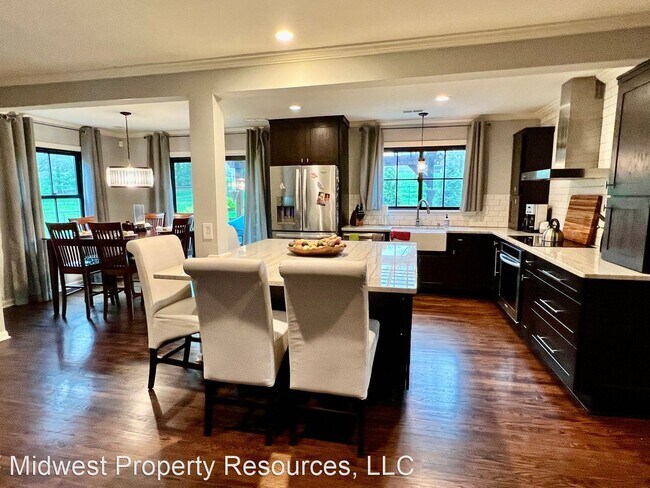 Foto del edificio - 4 br, 2.5 bath House - 7925 Norwood St