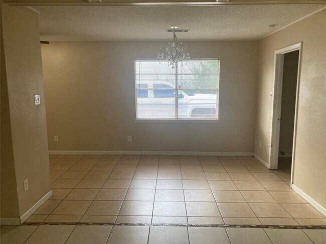 Building Photo - 8019 Garden Parks Dr