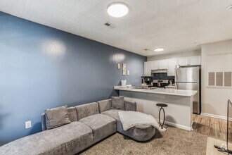 Building Photo - 965 Bassman Ln