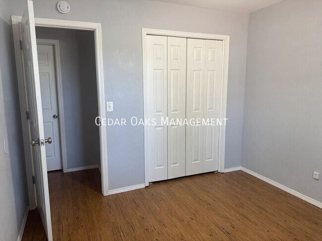 Foto del edificio - 1230 S Sherman Ave