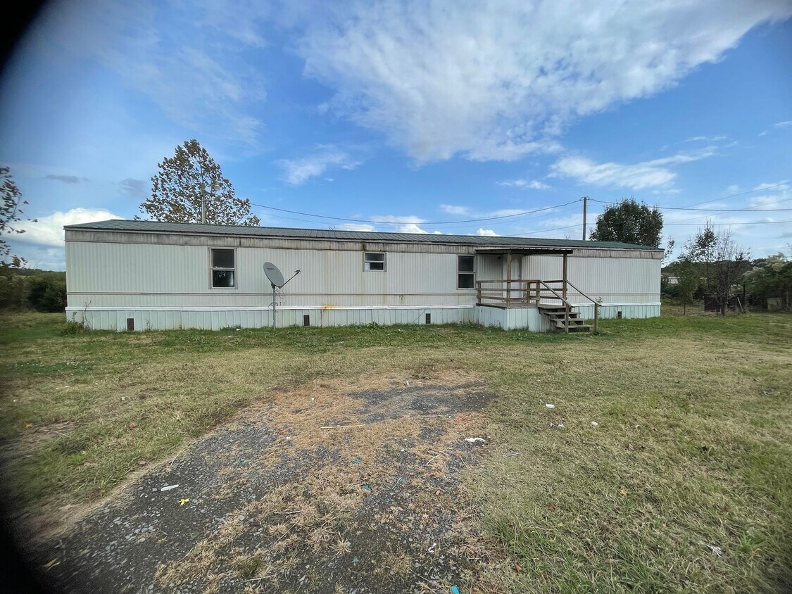 Primary Photo - 3 BR 2 Bath 1,280 sq ft singlewide mobile ...