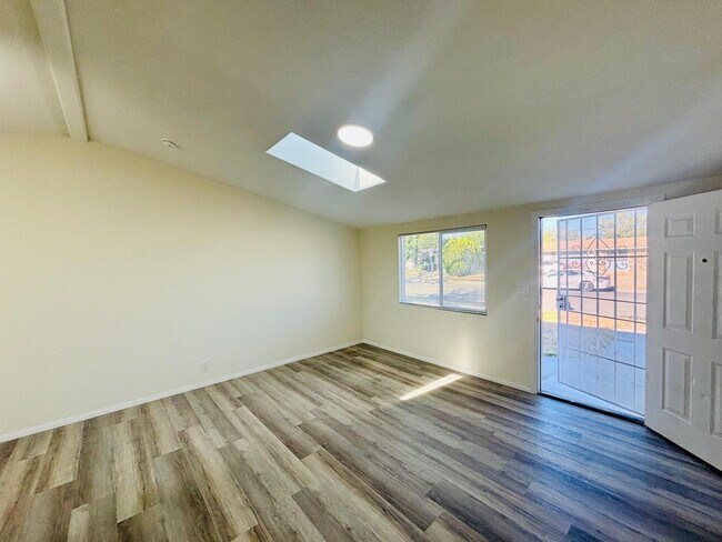 Foto del edificio - 45503 Gadsden Ave