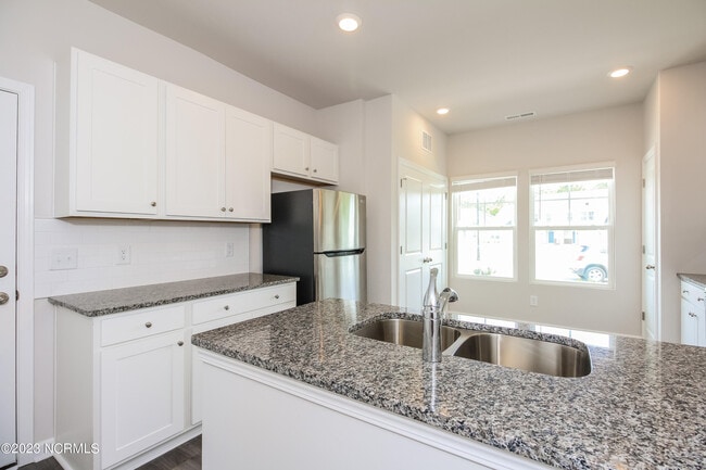 Building Photo - 809 Coosaw Pl