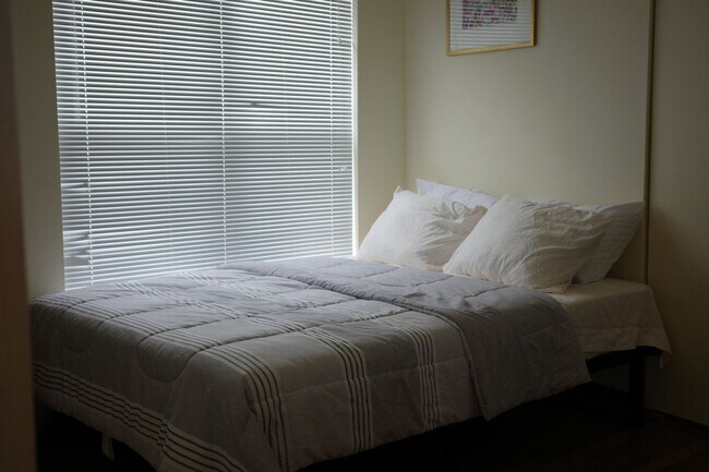 Foto del edificio - Charming 5BR House in Middle River
