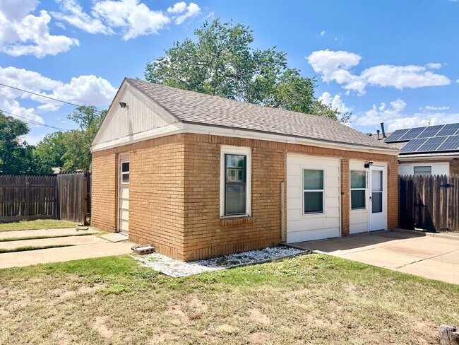 Building Photo - MBA 2201 28th Street