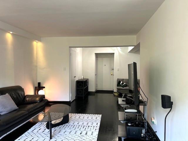 Building Photo - 1 bedroom in Sunnyside Gardens NY 11104