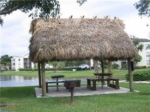 Foto del edificio - 215 Lake Pointe Dr