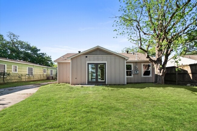 Building Photo - 4850 Marietta Ln