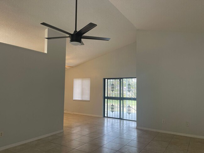 Foto del edificio - Orlando/Orlovista - For RENT 3 Bedroom, 2 Bathroom, 2 Car Garage