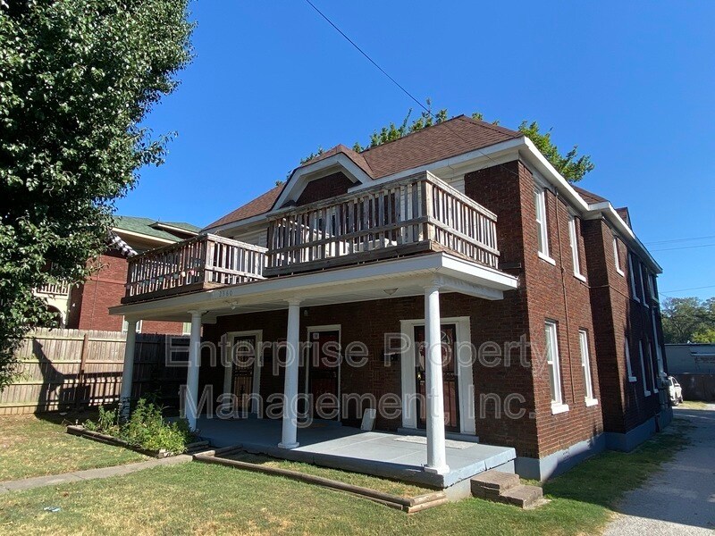 Primary Photo - 2360 Forest Ave
