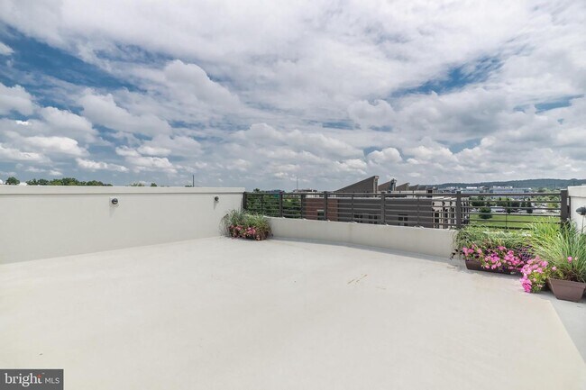 Foto del edificio - 606 Lakeview Ct