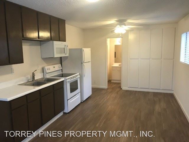 Building Photo - 810 3rd St