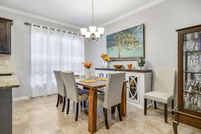 Foto del edificio - 8511 Arabella Ave