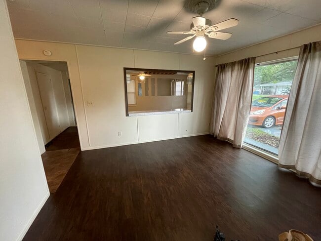 Building Photo - 10250 Briarcliff Rd E