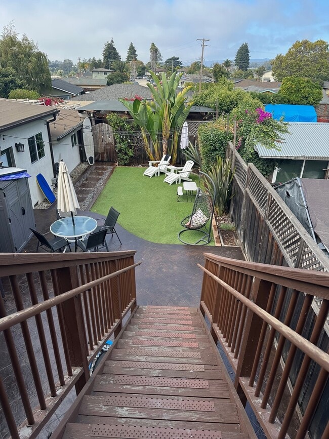 Shared Backyard - 2501 Rosedale Ave