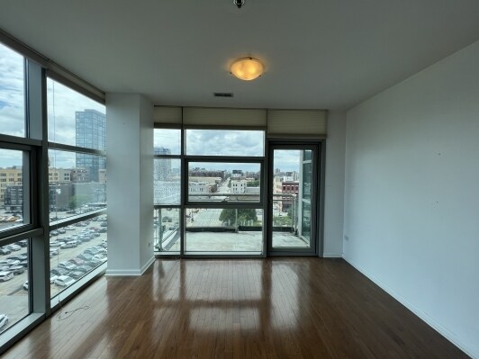 Foto del edificio - 225 S Sangamon St