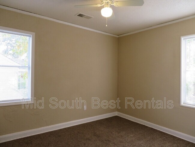 Building Photo - 479 Rosewood Ave