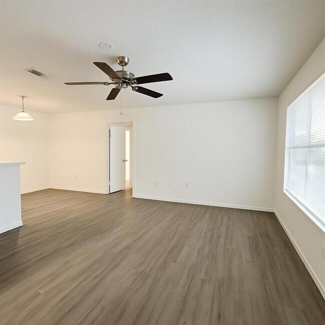 Foto del edificio - 974 Leeward Pl