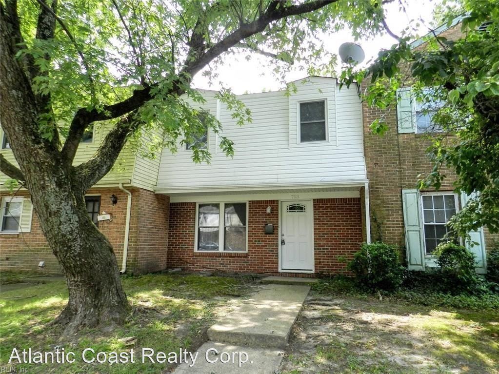 Foto principal - 3 br, 1.5 bath House - 713 Lake Edward Dr.