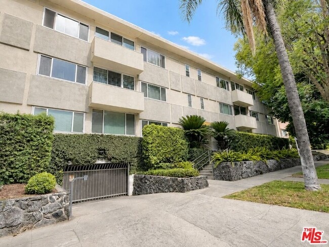 Building Photo - 1525 Hayworth Ave