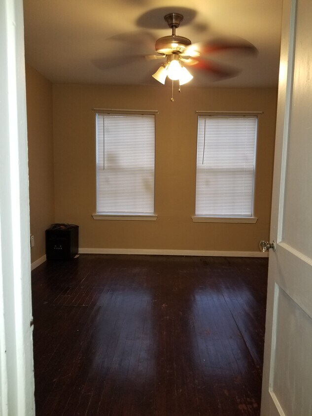 Bedroom - 7019 Fulton St