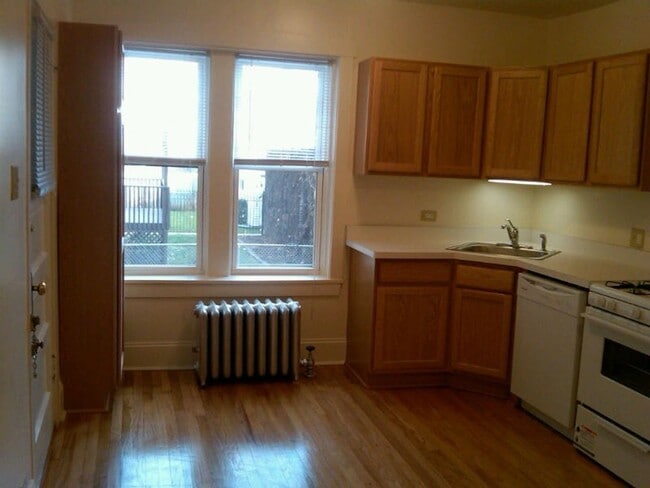 Building Photo - One Bedroom Horner Park