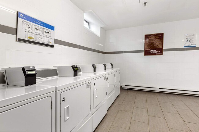 Photo du bâtiment - 2181 Navaho Drive